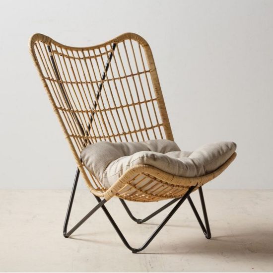 Armchair Lola