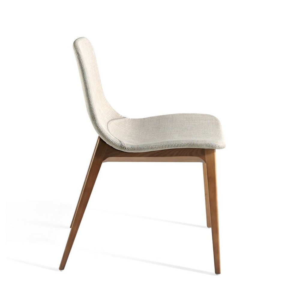 Chair Nagiru