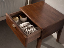 Bedside Table Pili