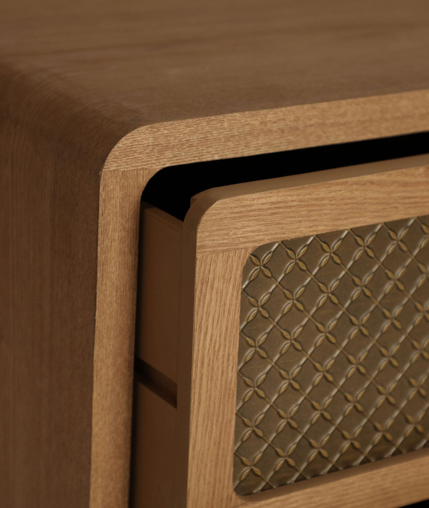 NEVOY CHEST OF DRAWERS