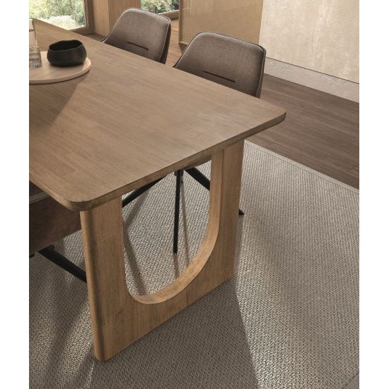 KINGA DINING TABLE
