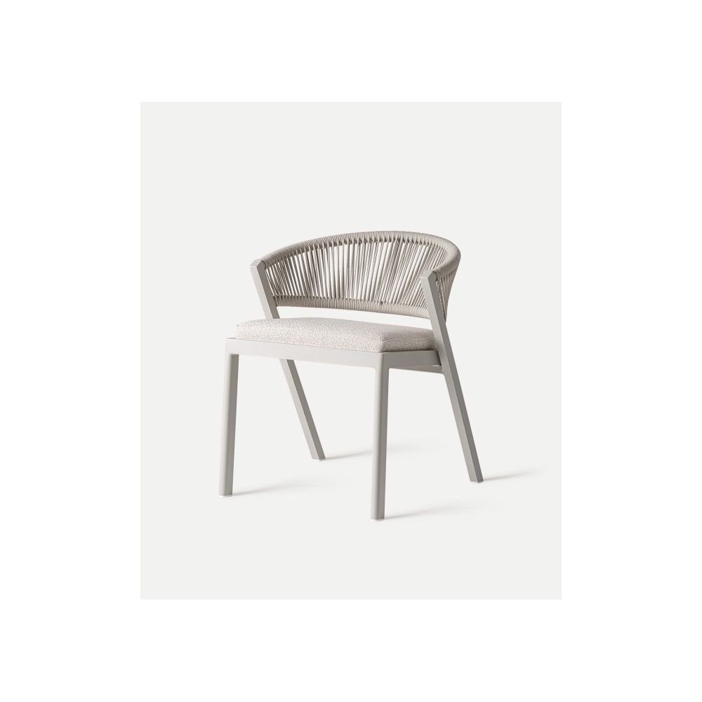 TEGNA CHAIR