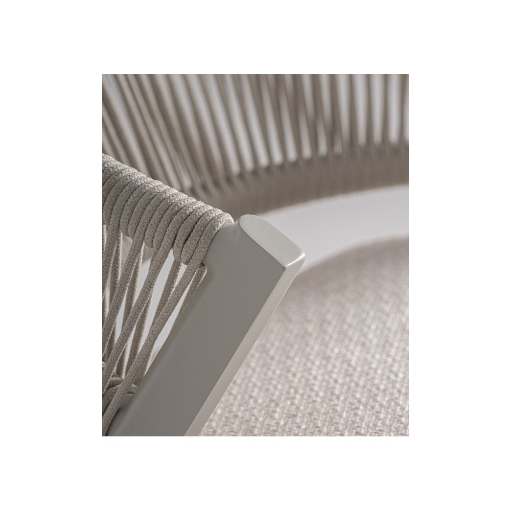 TEGNA CHAIR