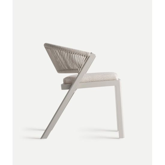 TEGNA CHAIR