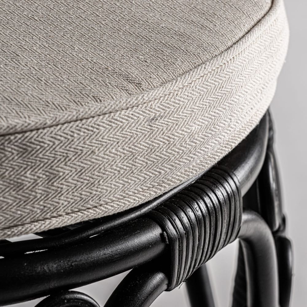 Armchair Nulvi